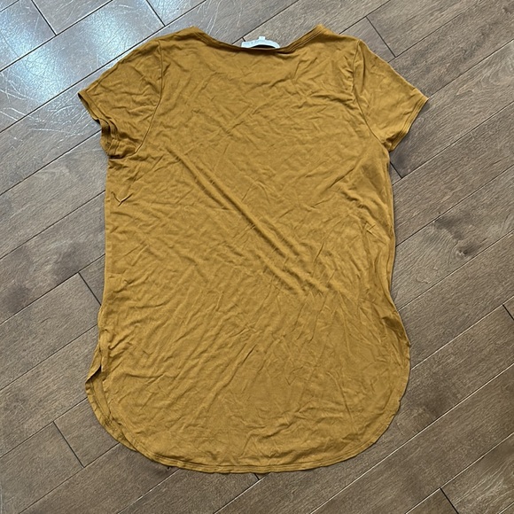 Monk and Lou lightweight t-shirt. Size S. - Picture 2 of 4